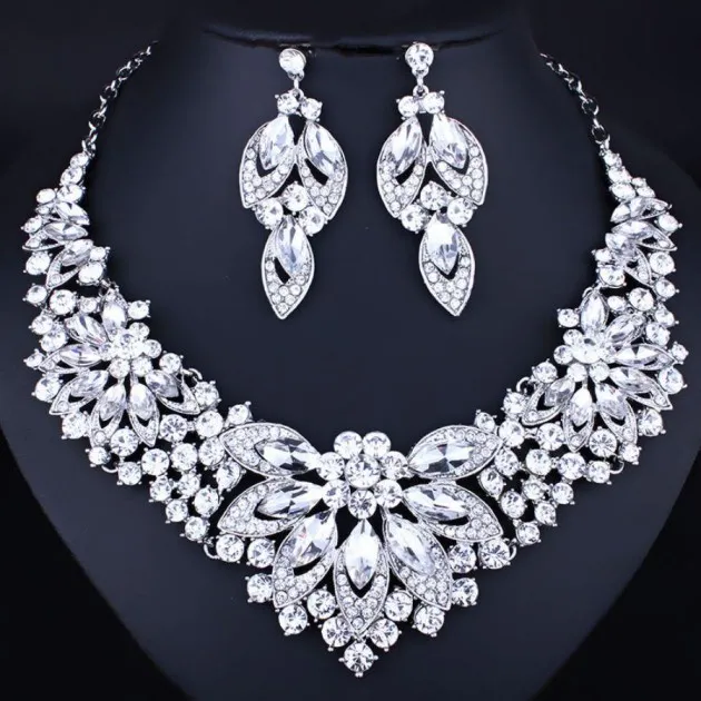 Conjunto de dos piezas de pendientes de collar de diamantes de imitación de cristal de flor