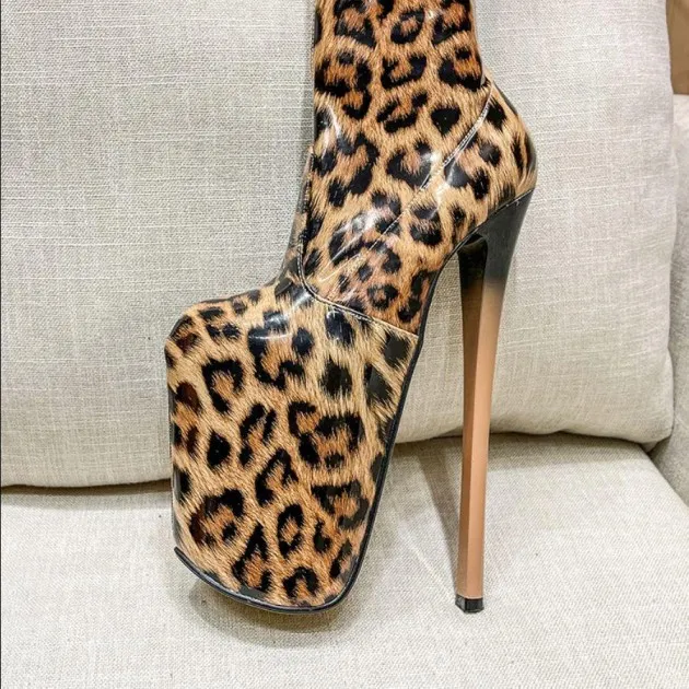 Botas altas elásticas con estampado de leopardo